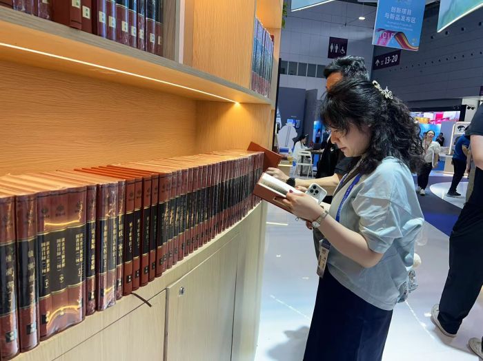 北2400余件展品亮相文博會：呈現(xiàn)湖北文化產業(yè)高質量發(fā)展新氣象