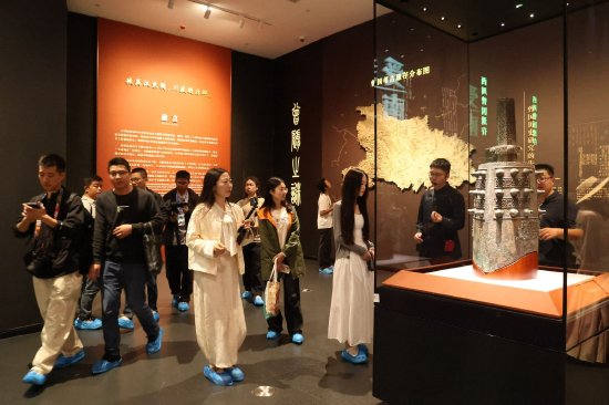 全球首個電影級數(shù)字VR“穿越”曾侯乙時代