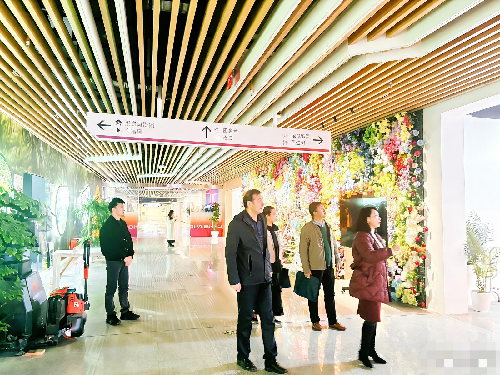 我中心赴長(zhǎng)江視聽微短劇產(chǎn)業(yè)基地開展調(diào)研座談